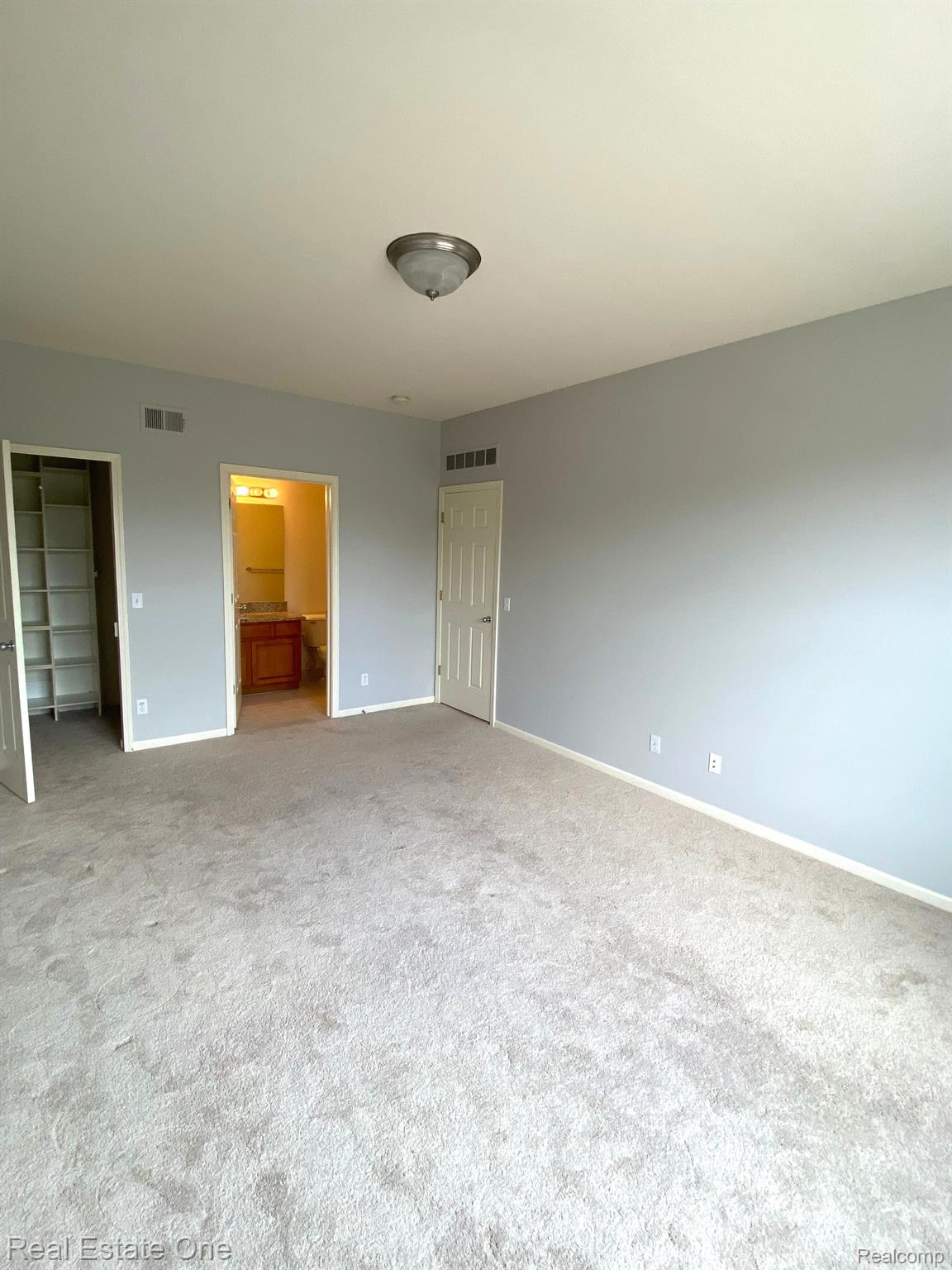 1071 ALAMEDA BLVD 22