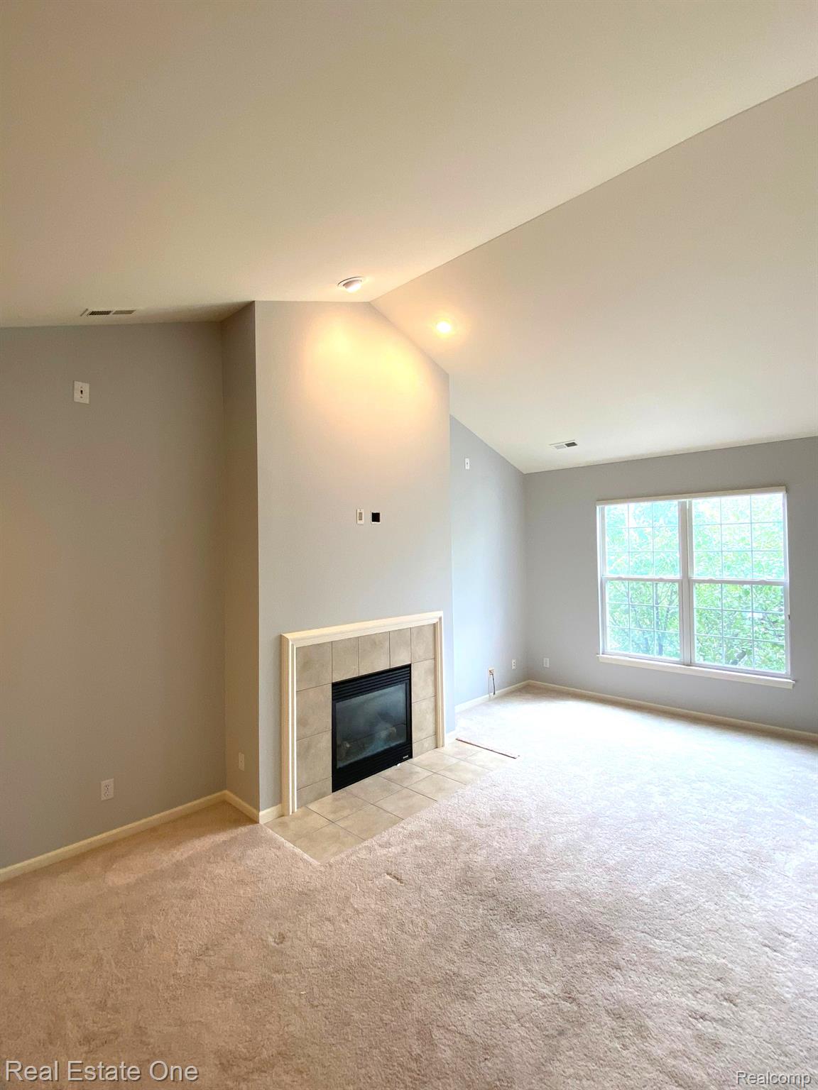 1071 ALAMEDA BLVD 22