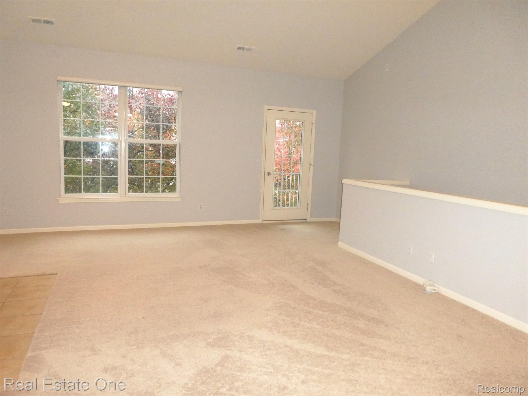 1071 ALAMEDA BLVD 22