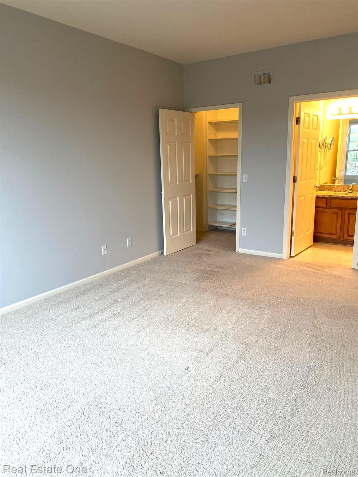 1071 ALAMEDA BLVD 22