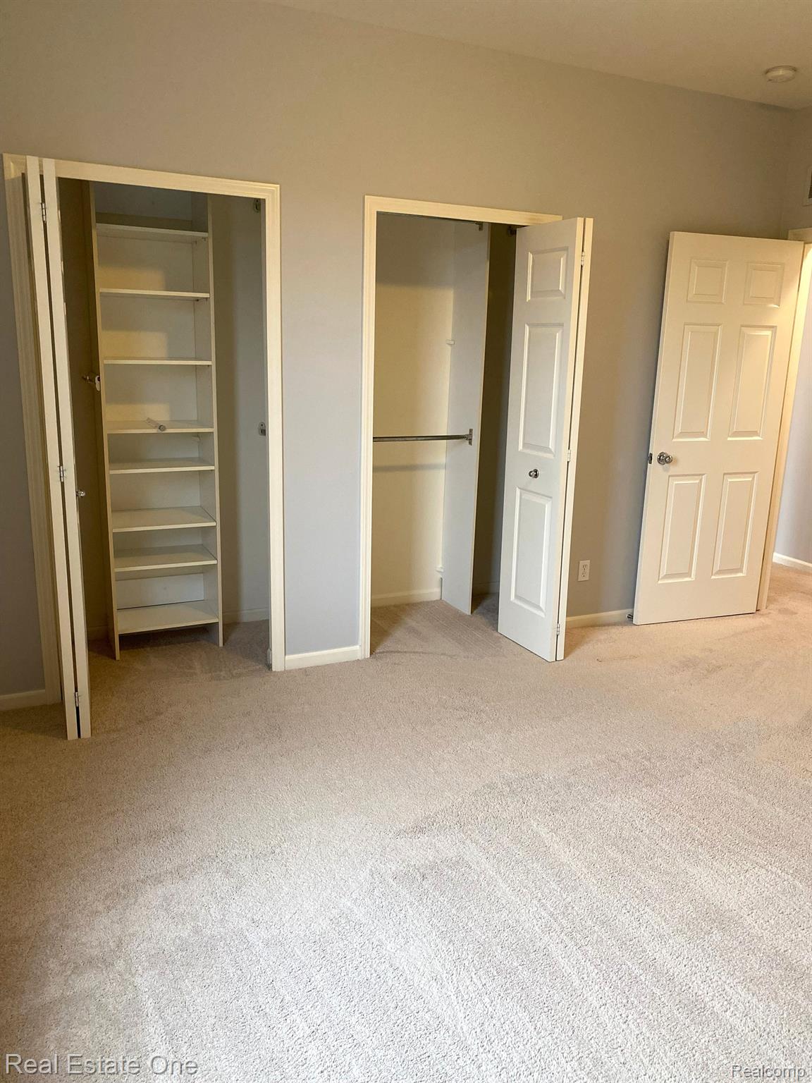 1071 ALAMEDA BLVD 22