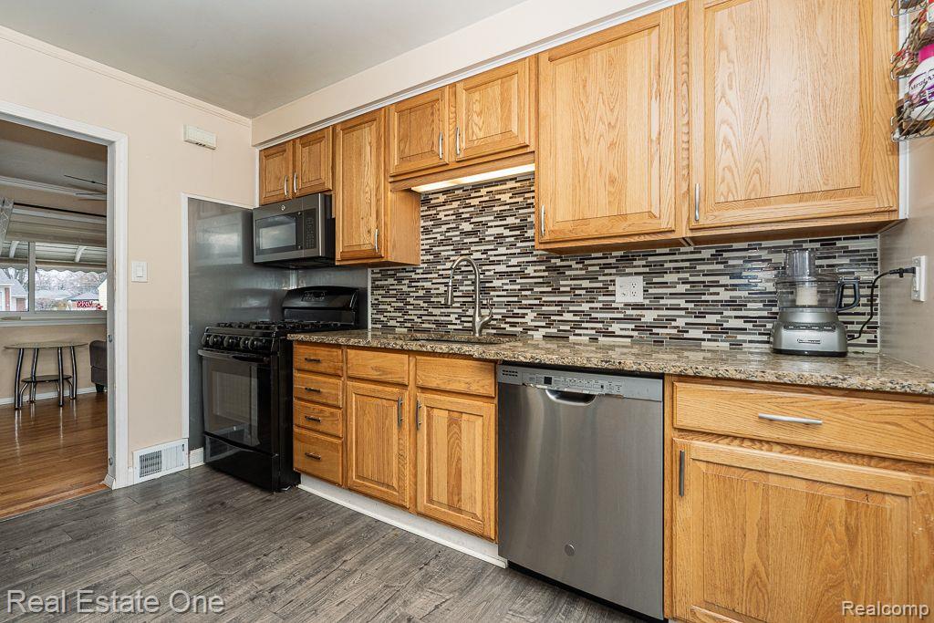 42662 Loni DR
