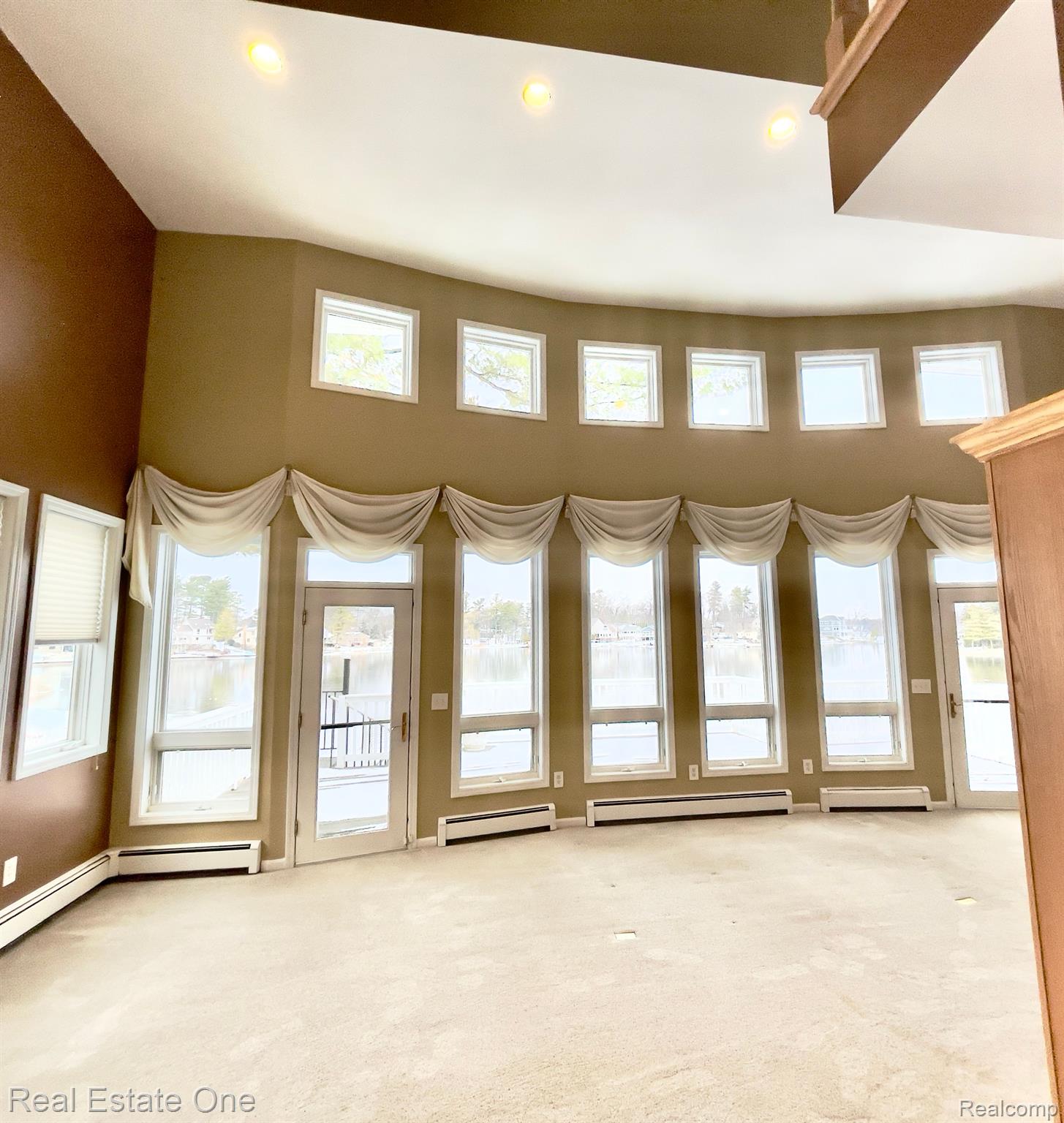872 DOLLAR BAY DR