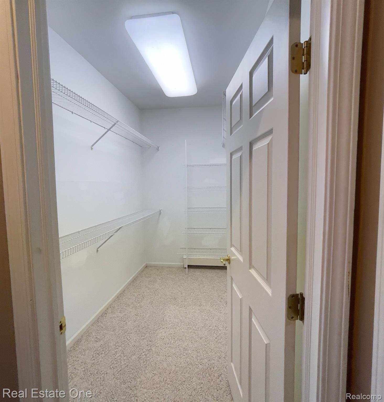 872 DOLLAR BAY DR