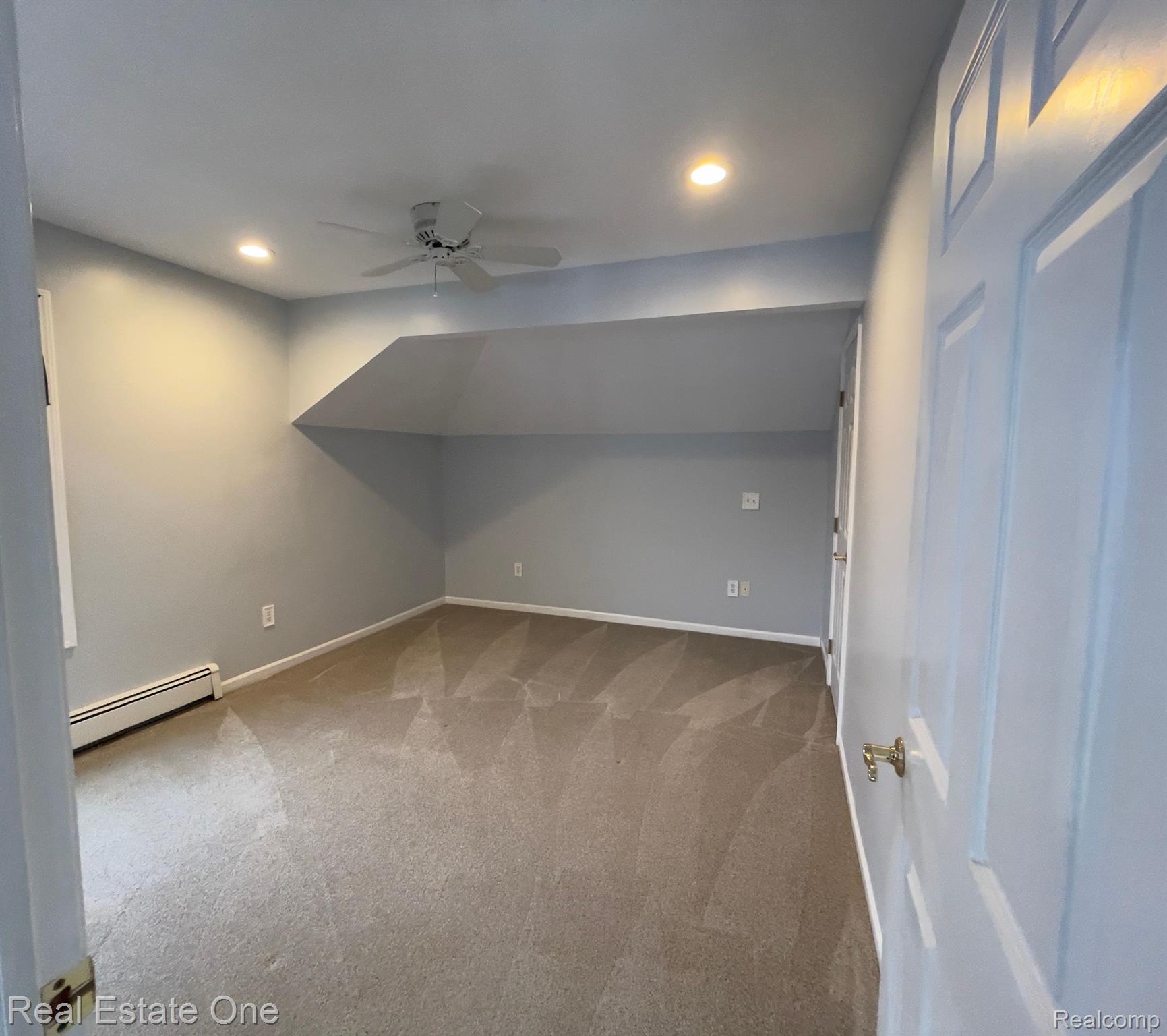 872 DOLLAR BAY DR