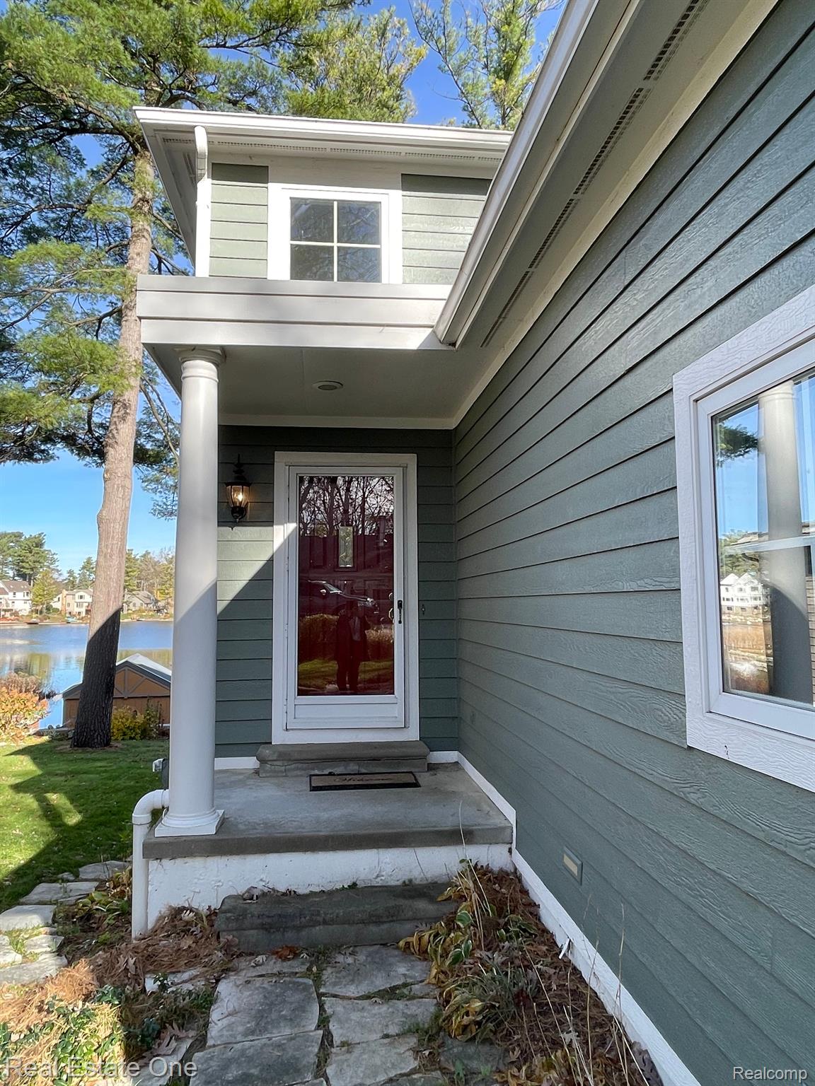 872 DOLLAR BAY DR