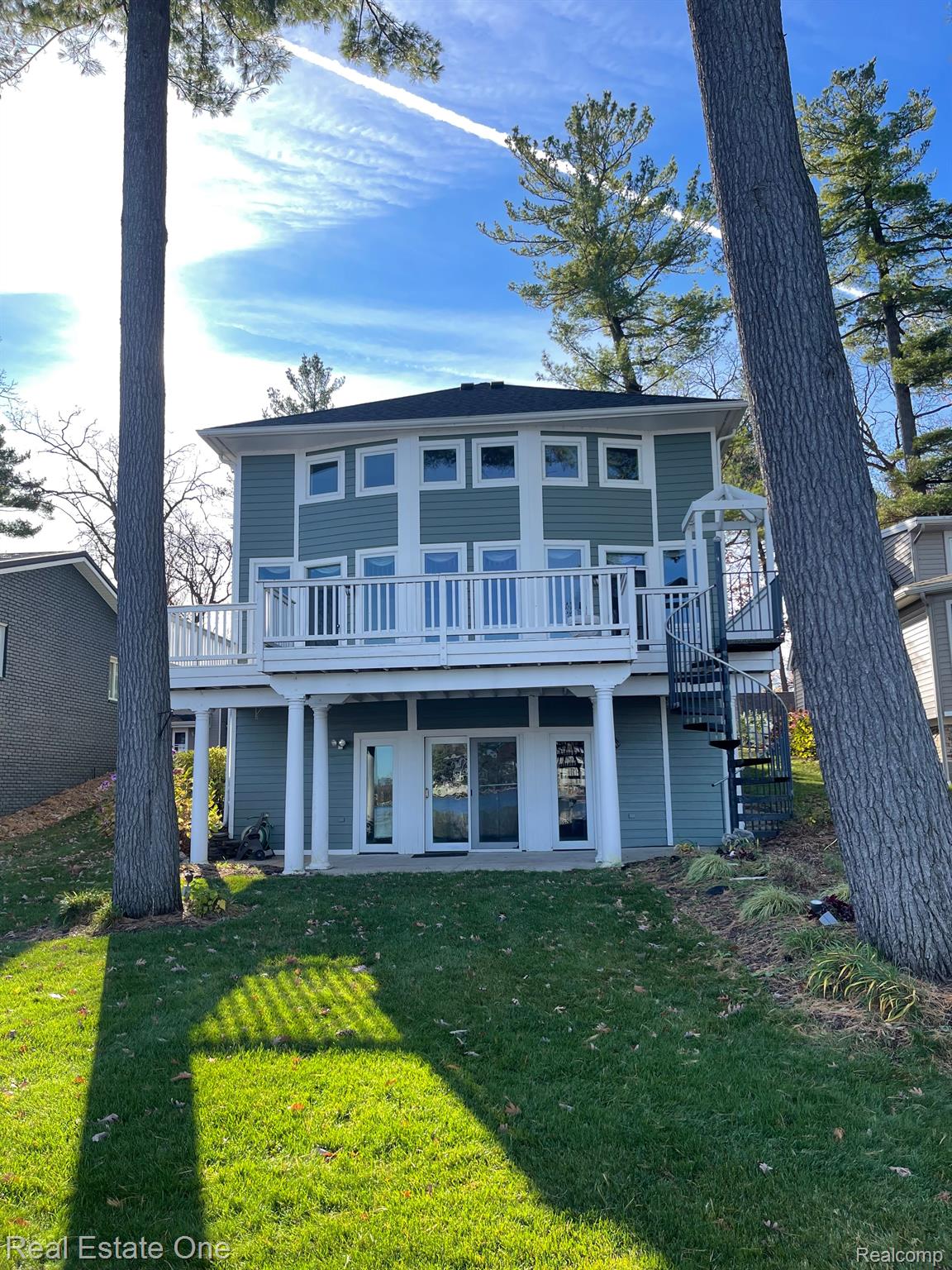 872 DOLLAR BAY DR