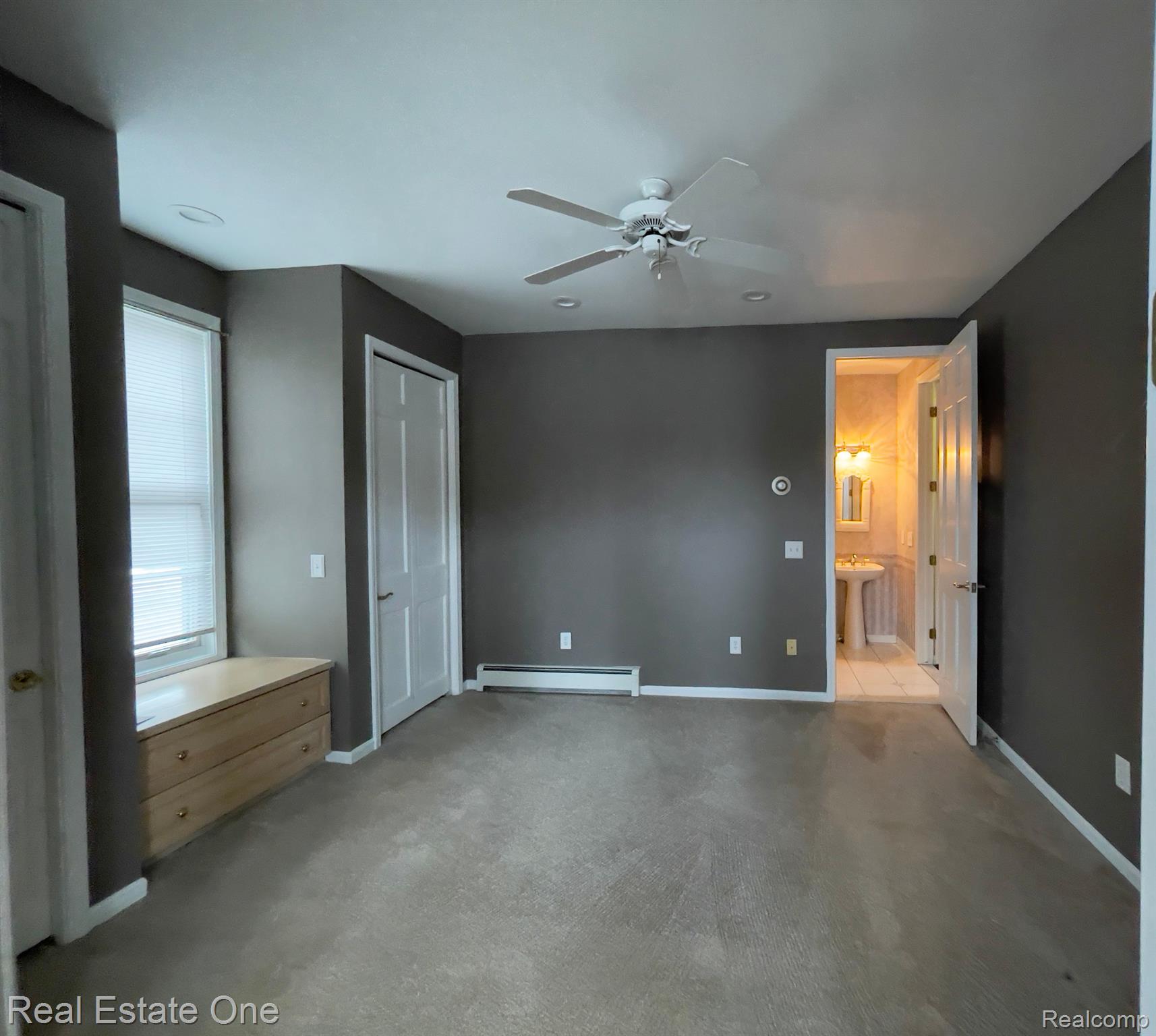 872 DOLLAR BAY DR