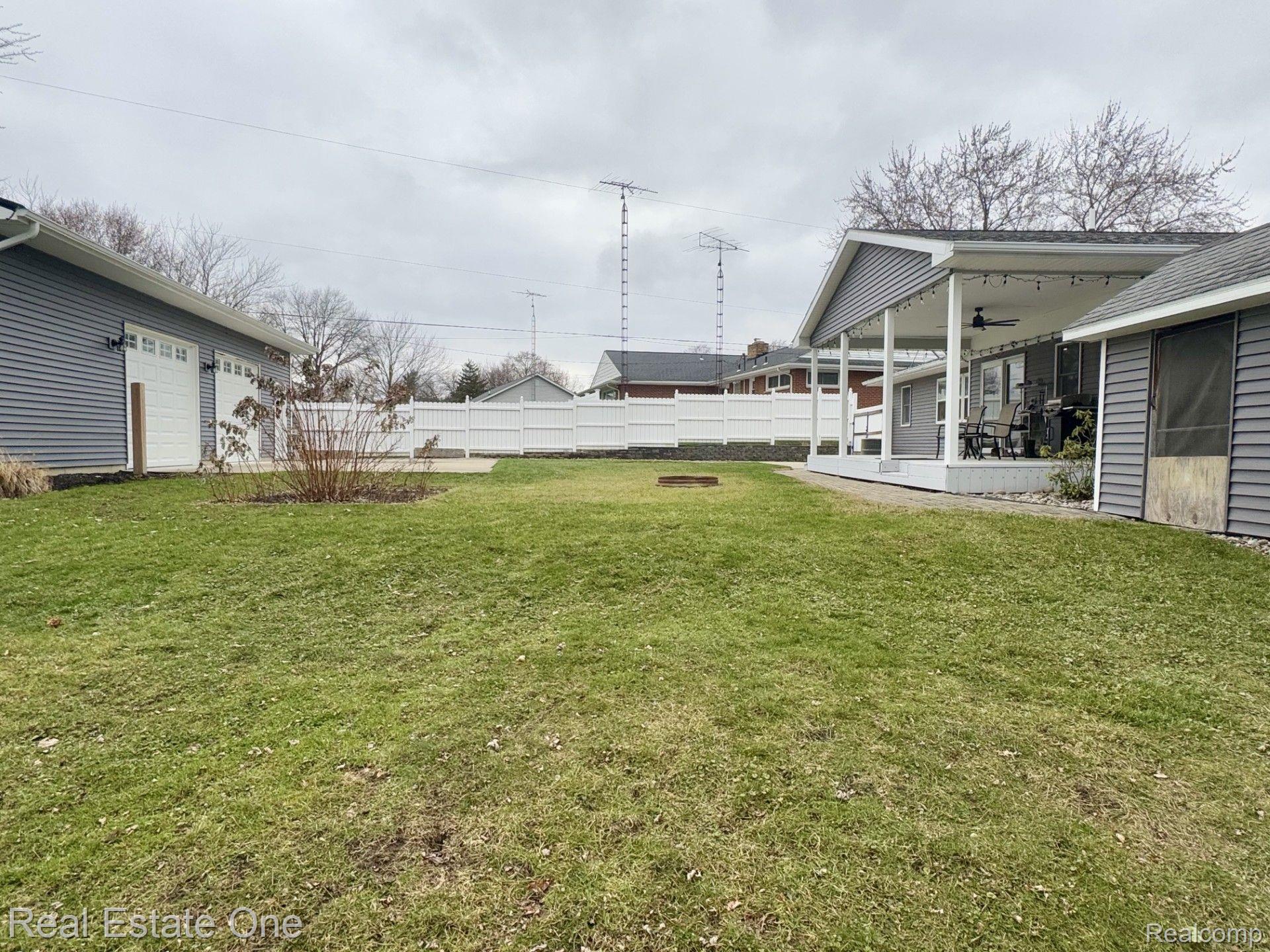 7075 YARMY DR