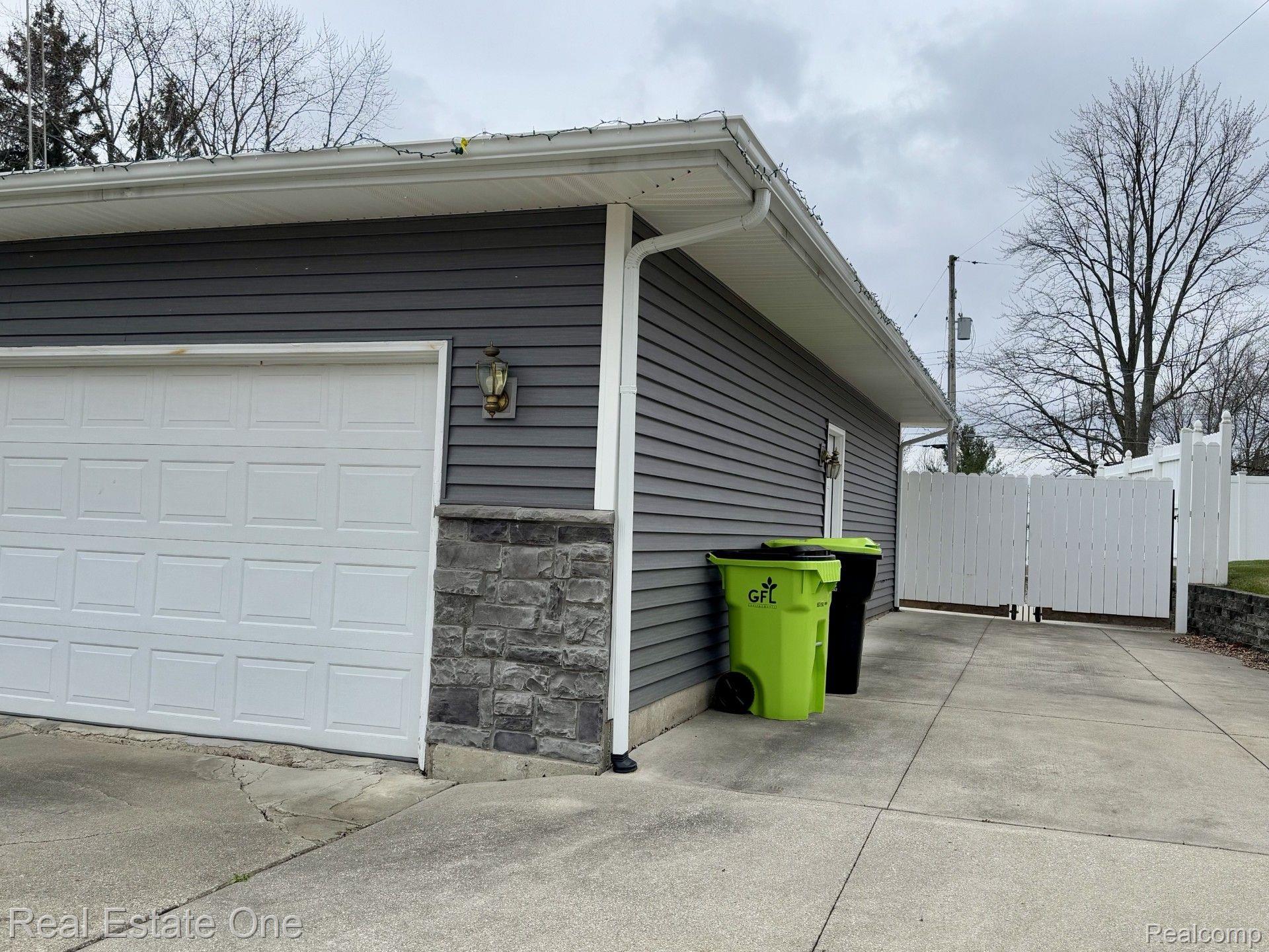 7075 YARMY DR