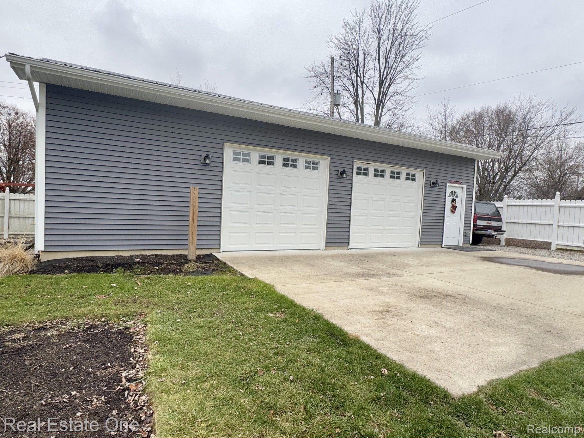 7075 YARMY DR