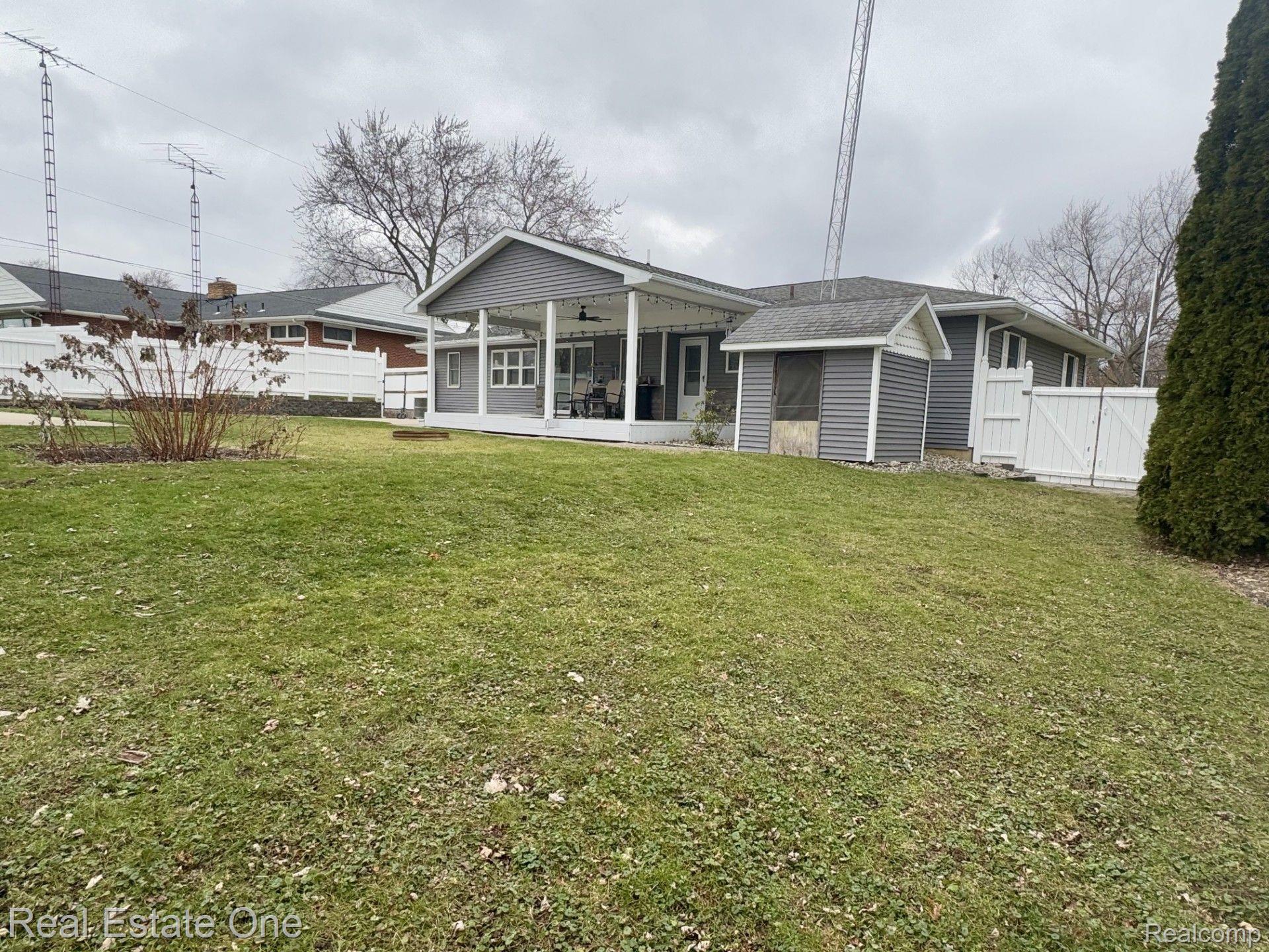 7075 YARMY DR