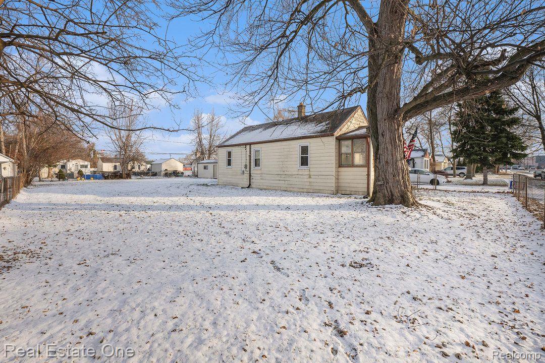 11519 MAXWELL AVE