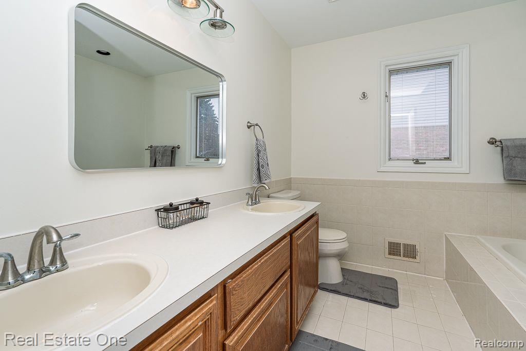 6786 JASMINE DR