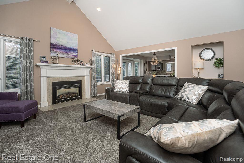 6786 JASMINE DR