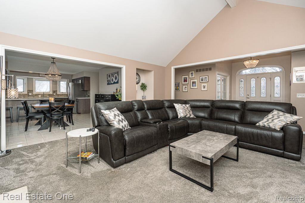 6786 JASMINE DR