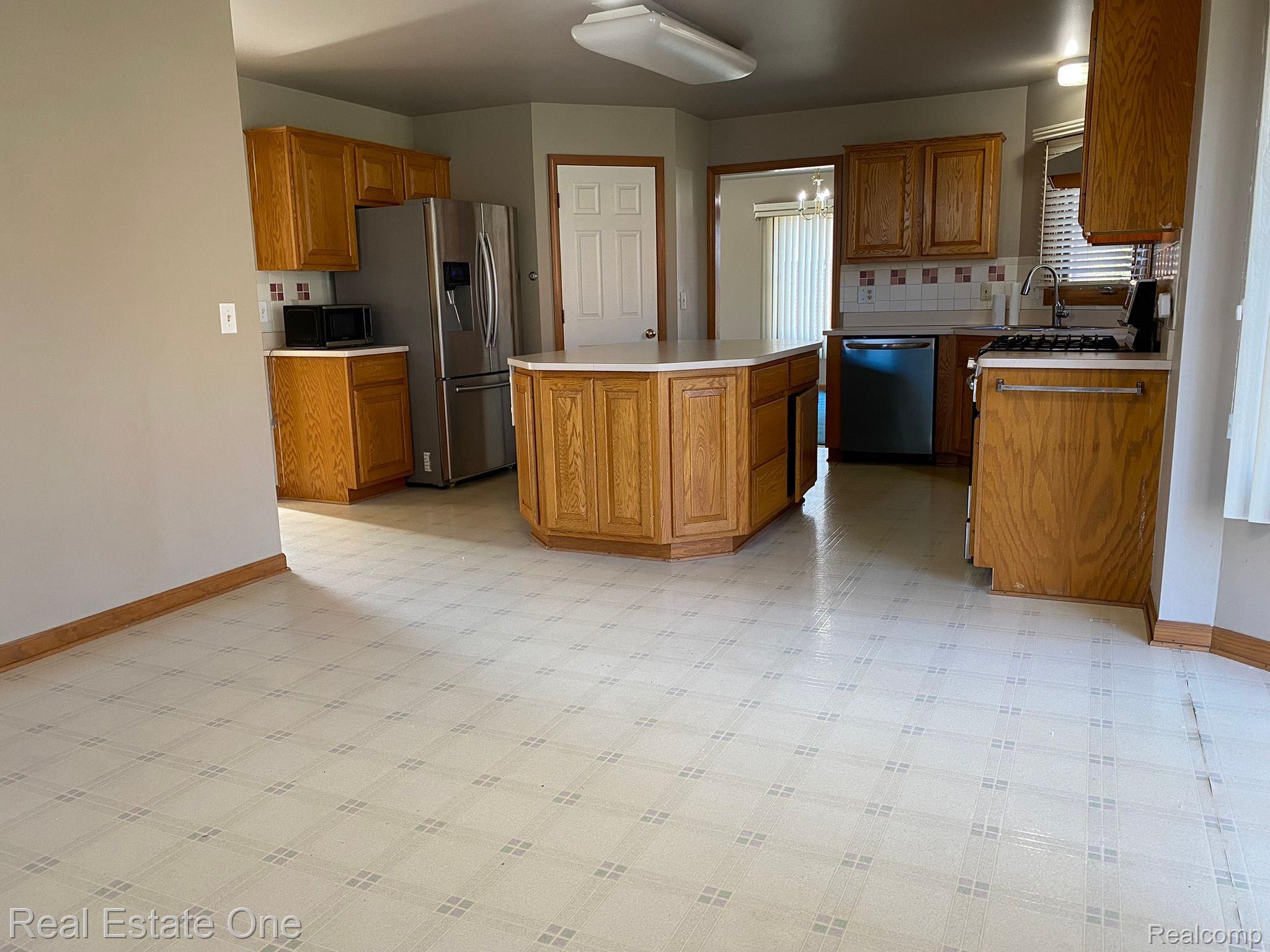 4849 HOMESTEAD DR