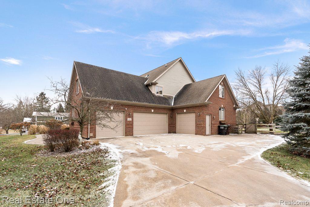 8600 WARNER RD