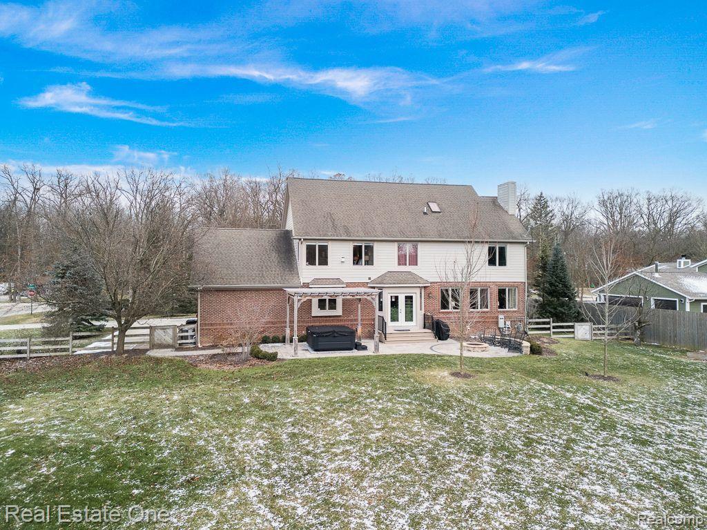 8600 WARNER RD