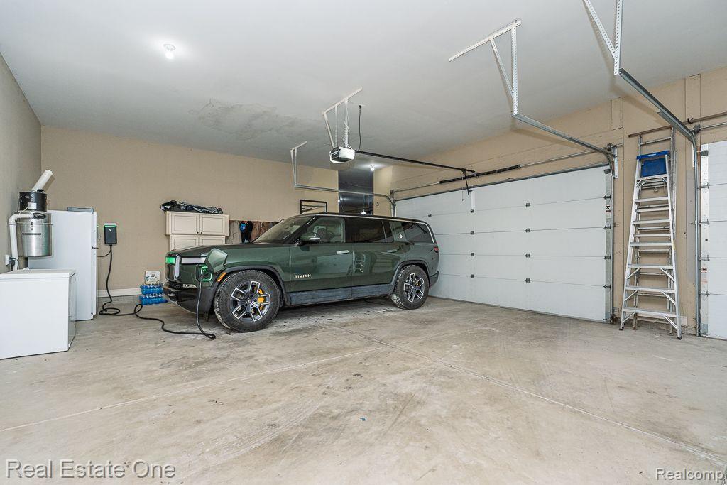 8600 WARNER RD
