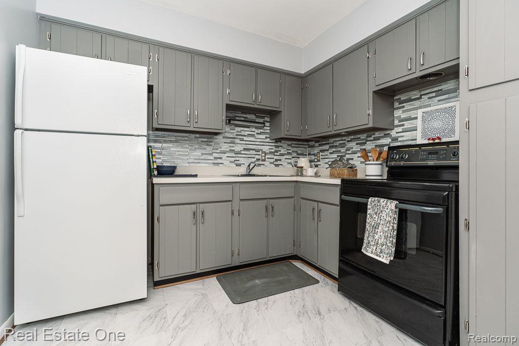 359 N ETON ST 10