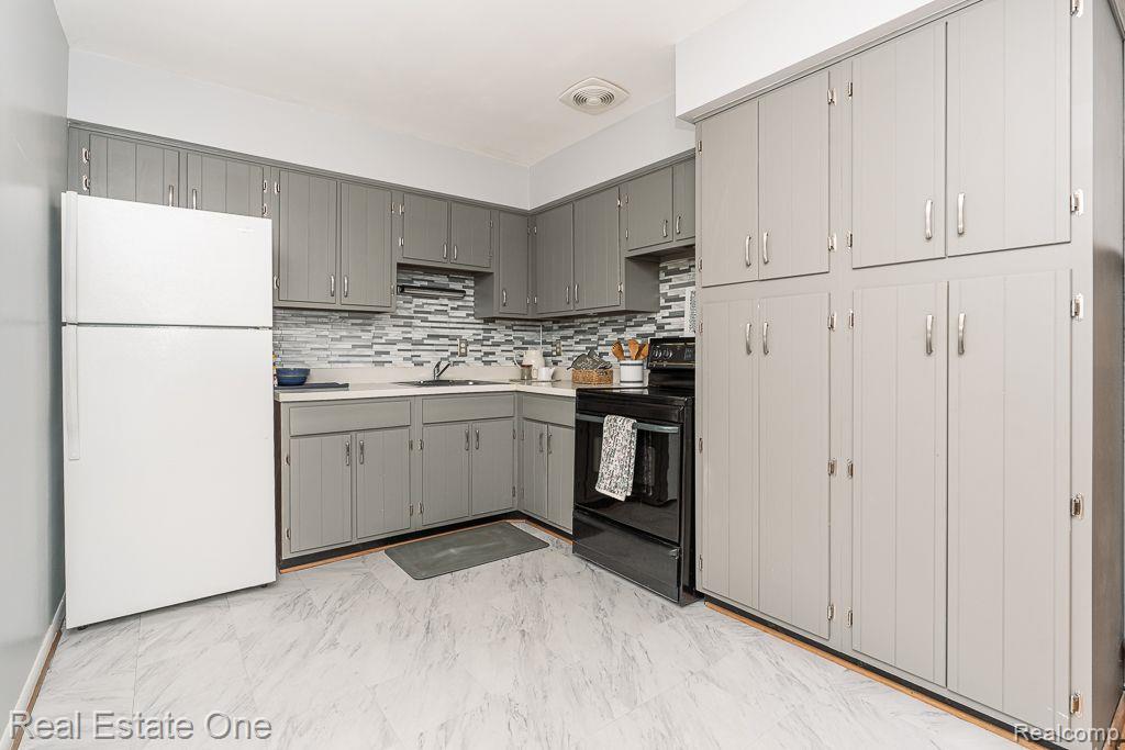 359 N ETON ST 10