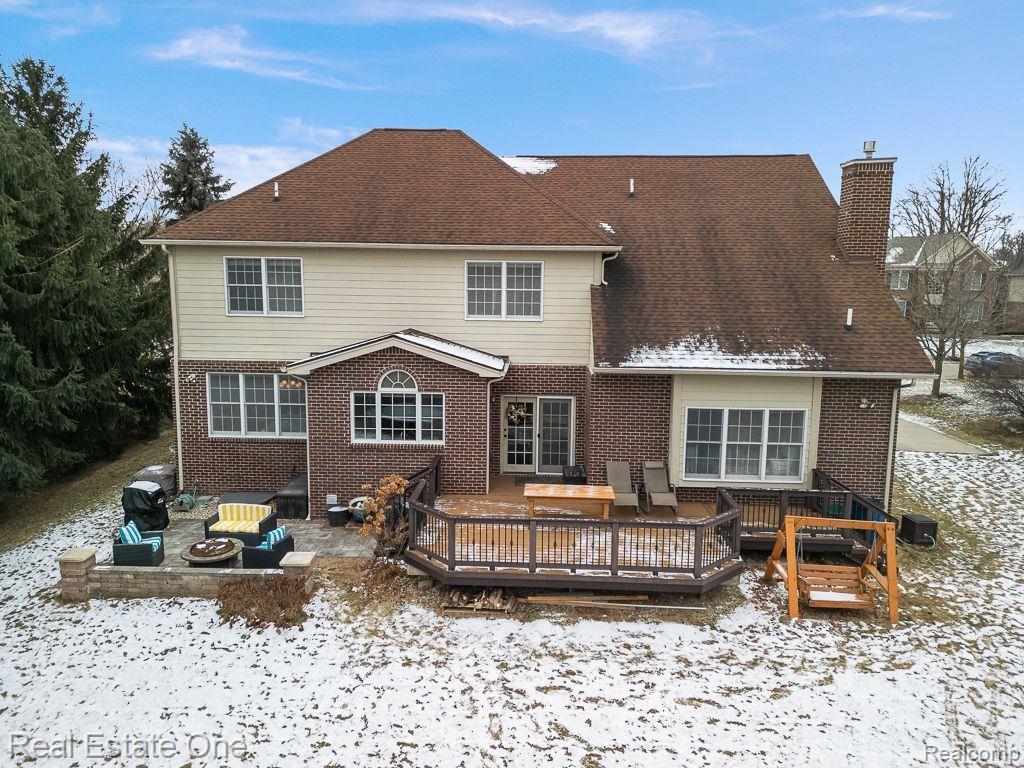 26384 CRESTWOOD DR