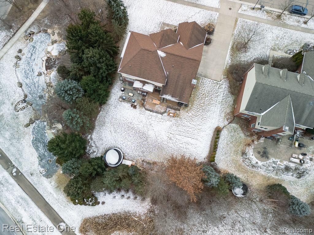 26384 CRESTWOOD DR