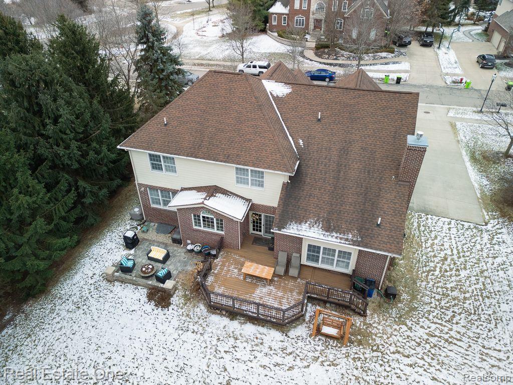 26384 CRESTWOOD DR