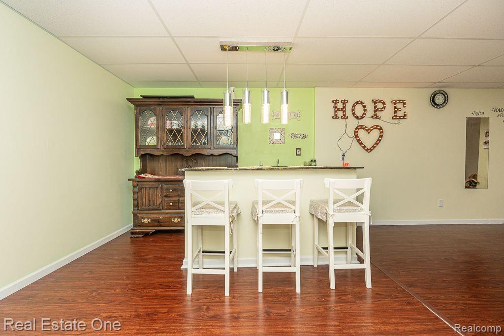 26384 CRESTWOOD DR