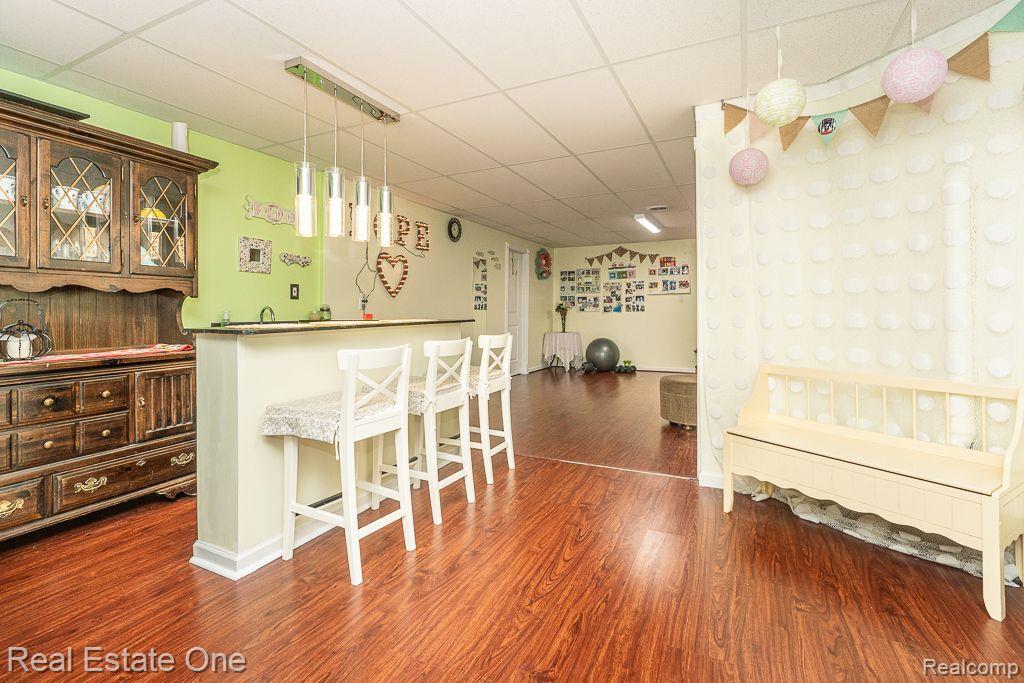26384 CRESTWOOD DR