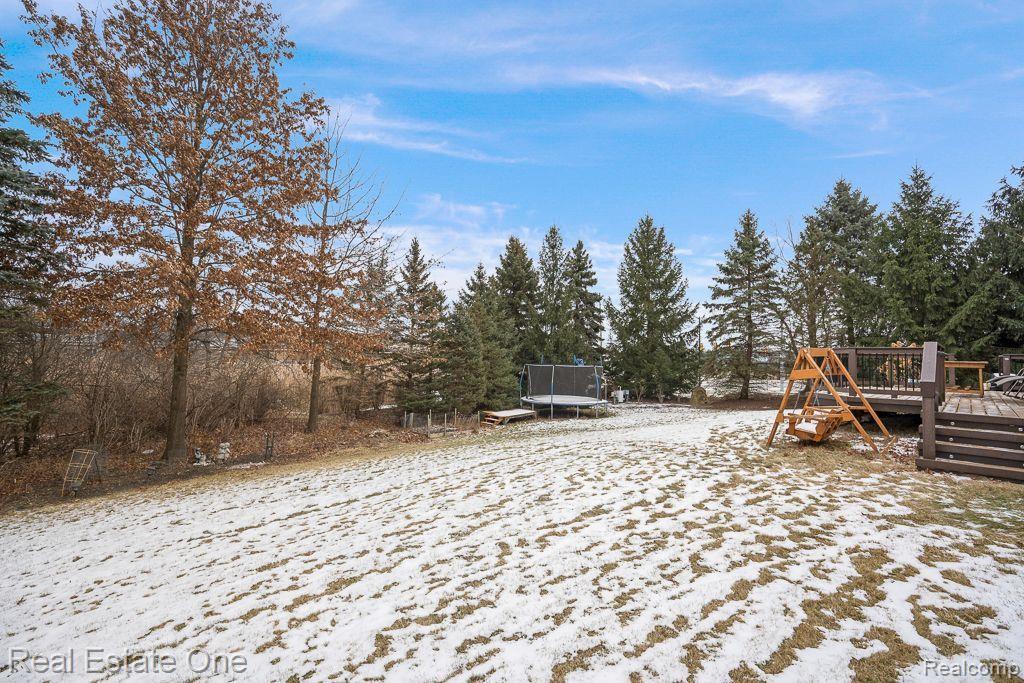 26384 CRESTWOOD DR