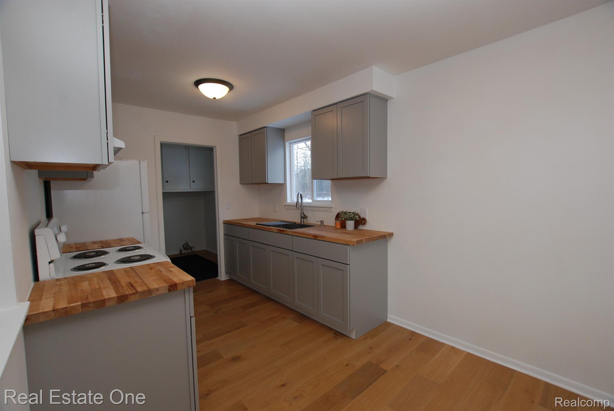 2110 ALA ST
