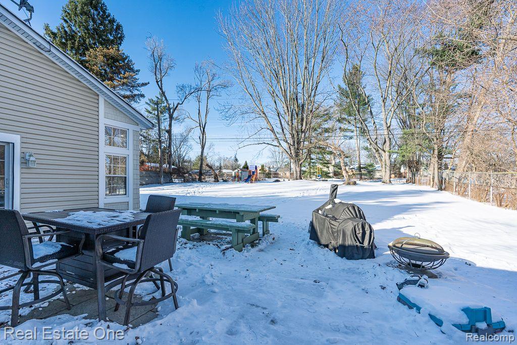 410 Maplehill RD