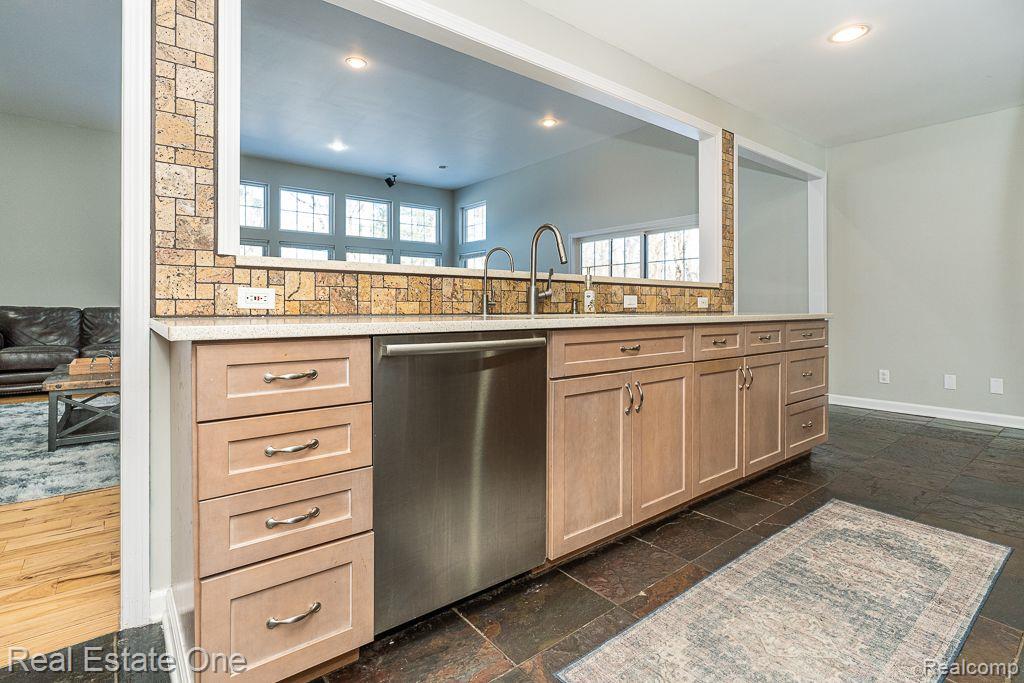410 Maplehill RD