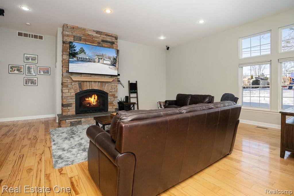 410 Maplehill RD