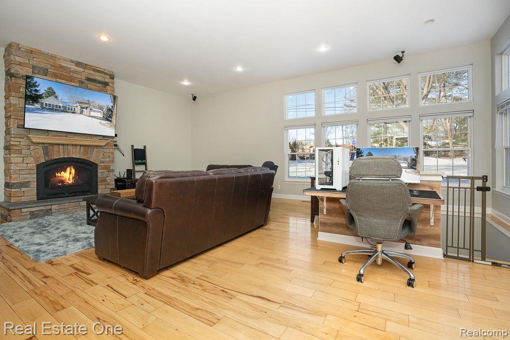 410 Maplehill RD