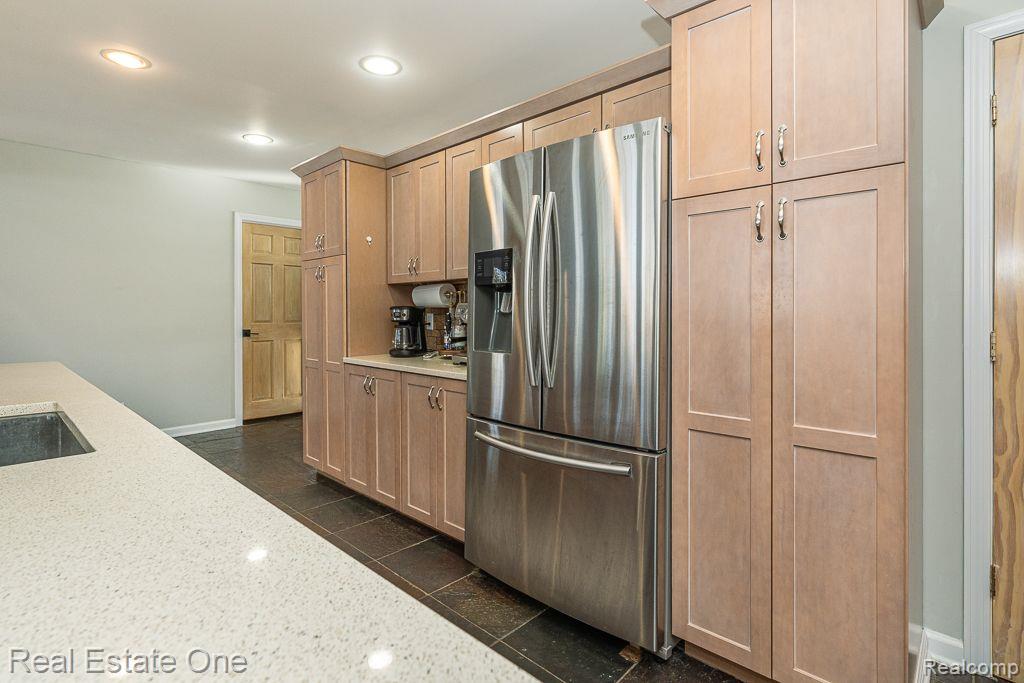 410 Maplehill RD