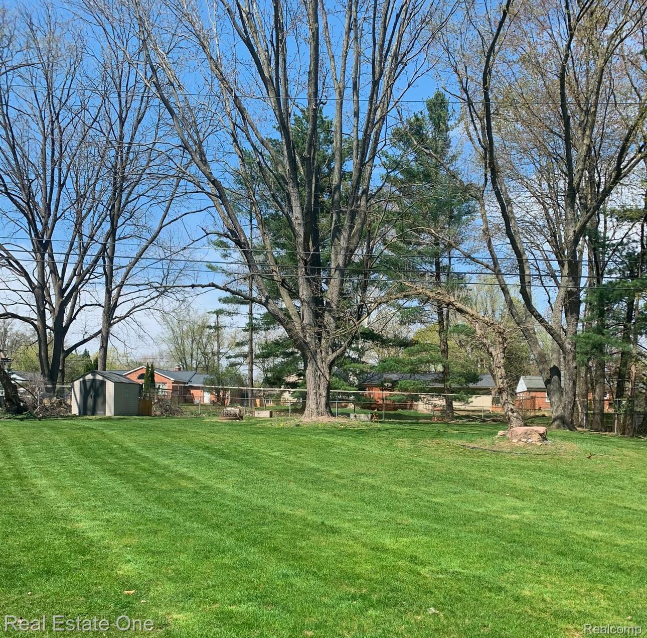 410 Maplehill RD