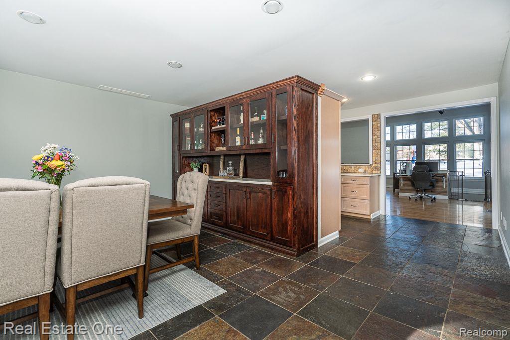 410 Maplehill RD