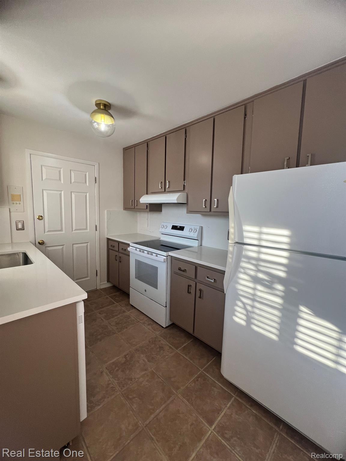 436 Romeo RD 327