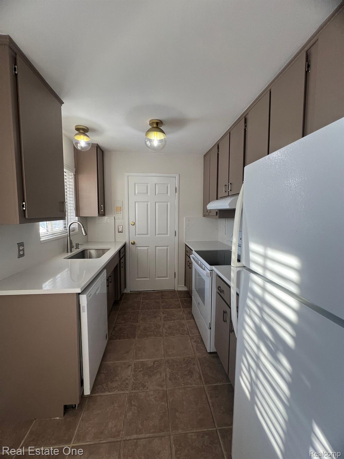 436 Romeo RD 327