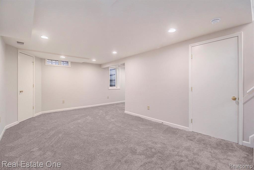 1105 Birk AVE