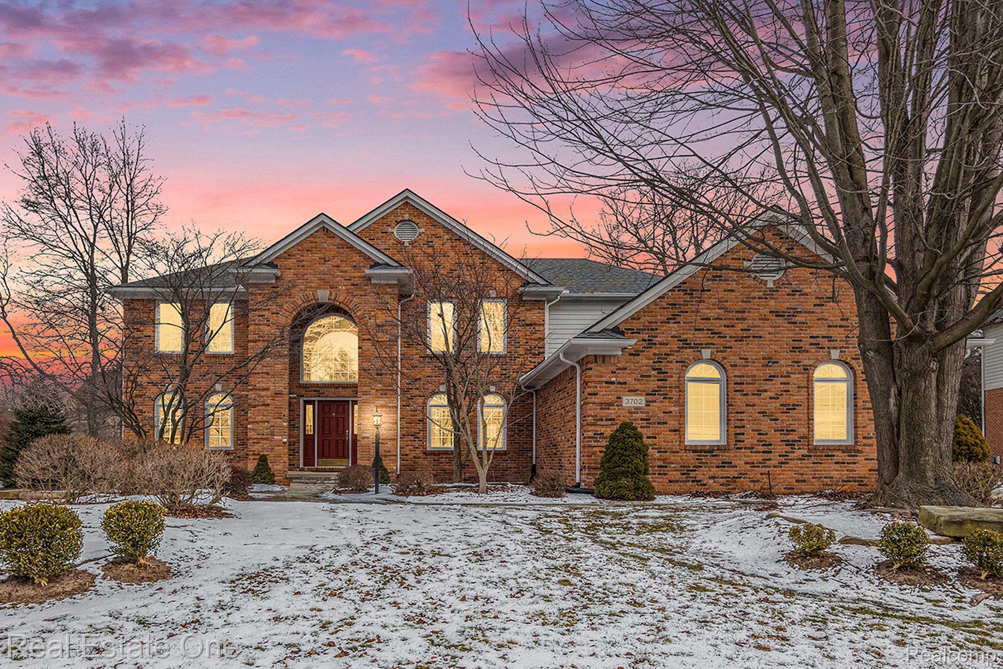 3702 Sleepy Fox DR