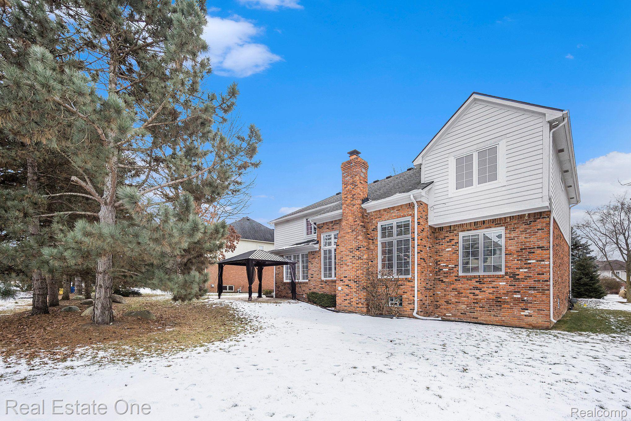 3702 Sleepy Fox DR