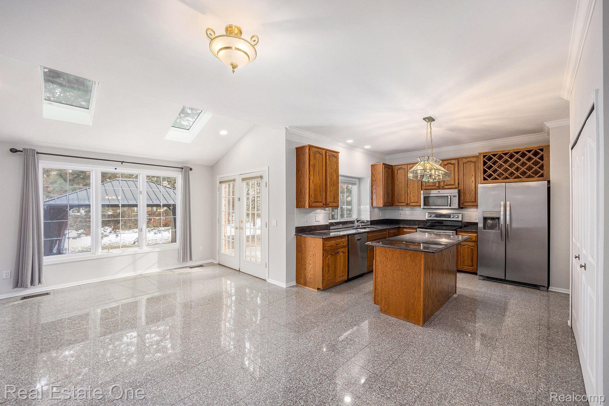 3702 Sleepy Fox DR