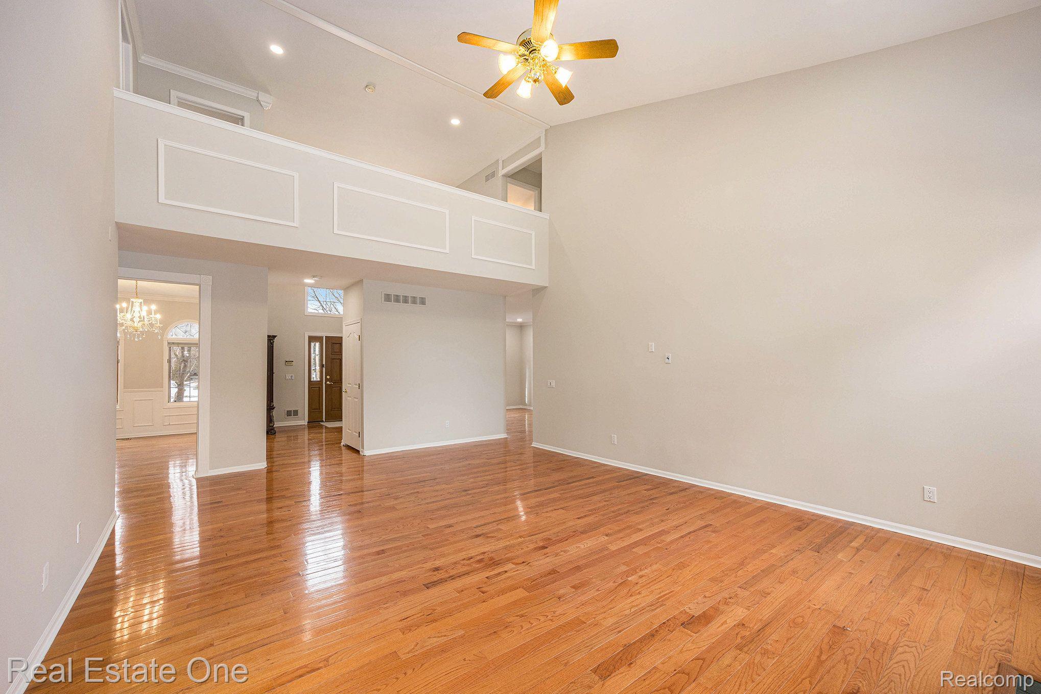 3702 Sleepy Fox DR