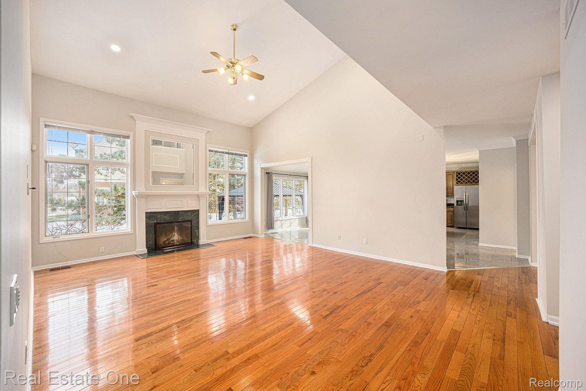 3702 Sleepy Fox DR