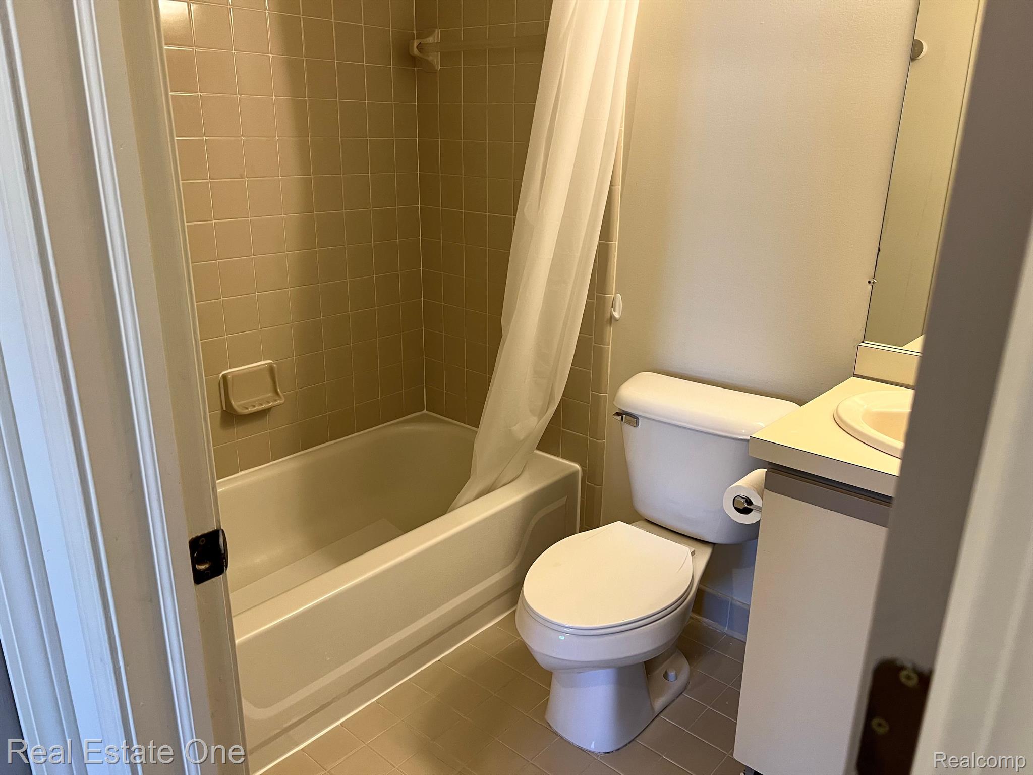 1629 Glenbrooke CRT