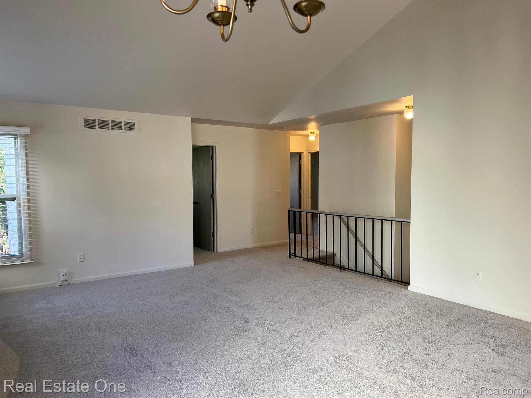 1629 Glenbrooke CRT